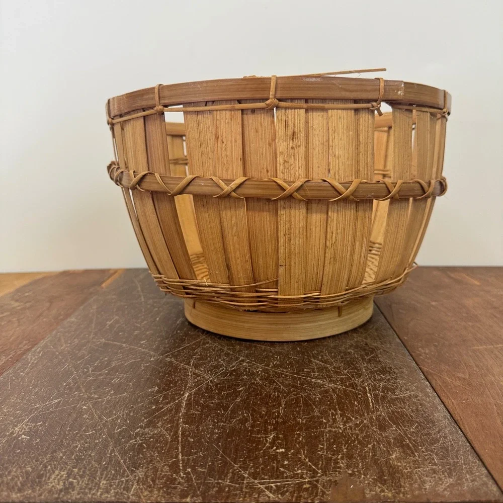 N/A vintage wicker